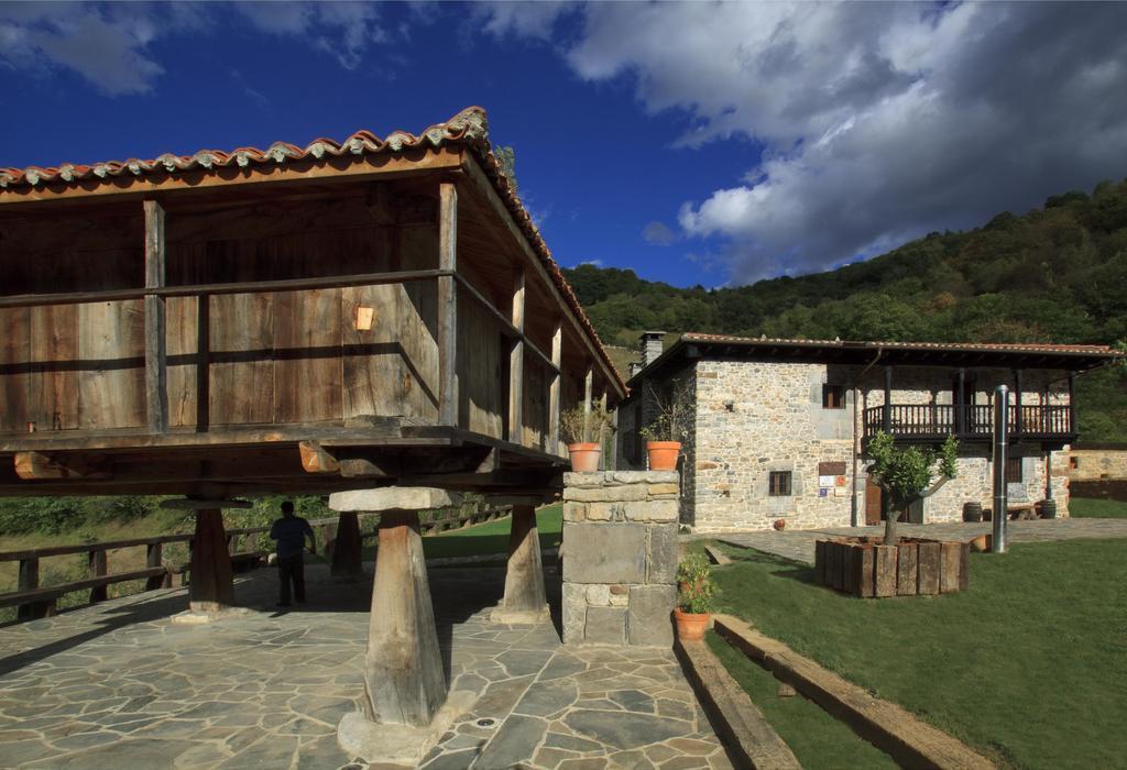 Casona de El Castañíu Hotel Serrapio Exterior foto